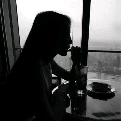 反向摆烂的小刘