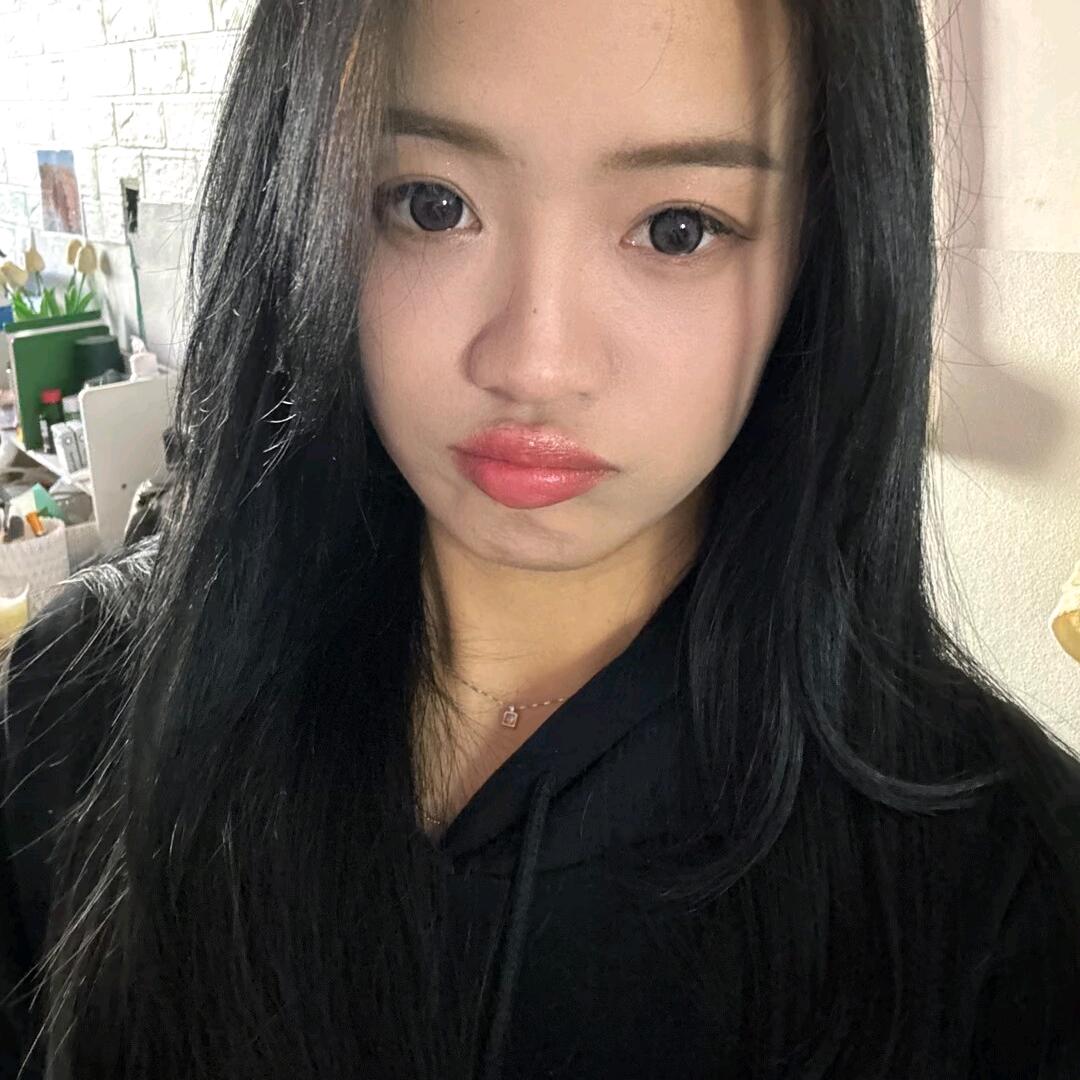 连告别都双手插兜的女人.