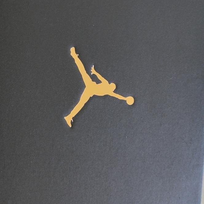 马儿红彤彤彤彤