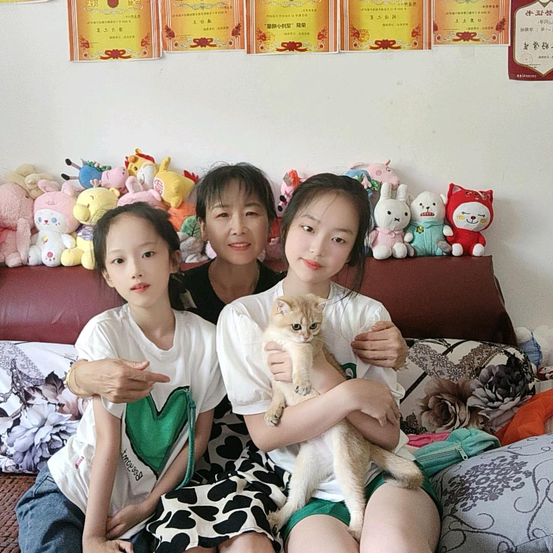 朵朵菡菡的奶奶