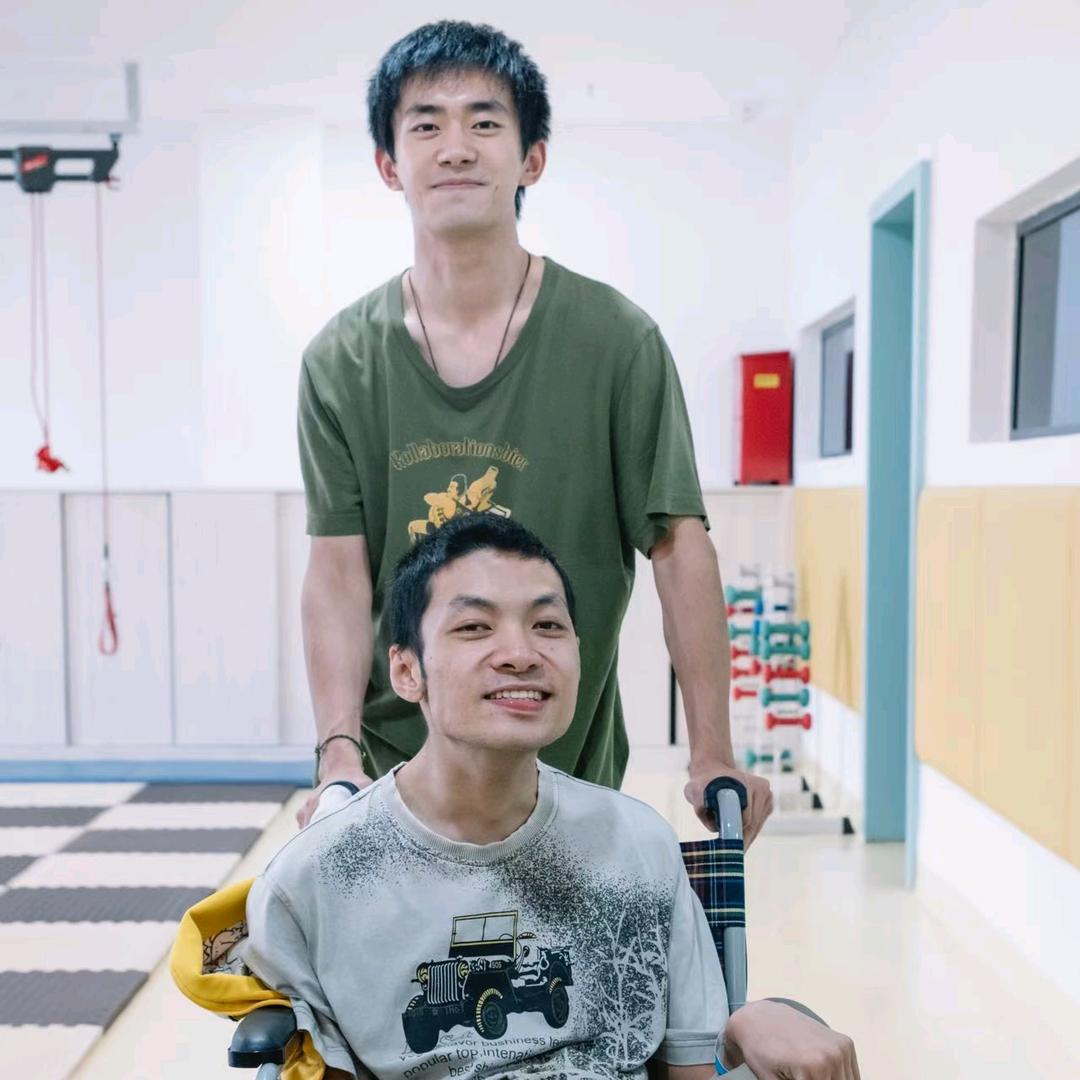 诗人龚苏
