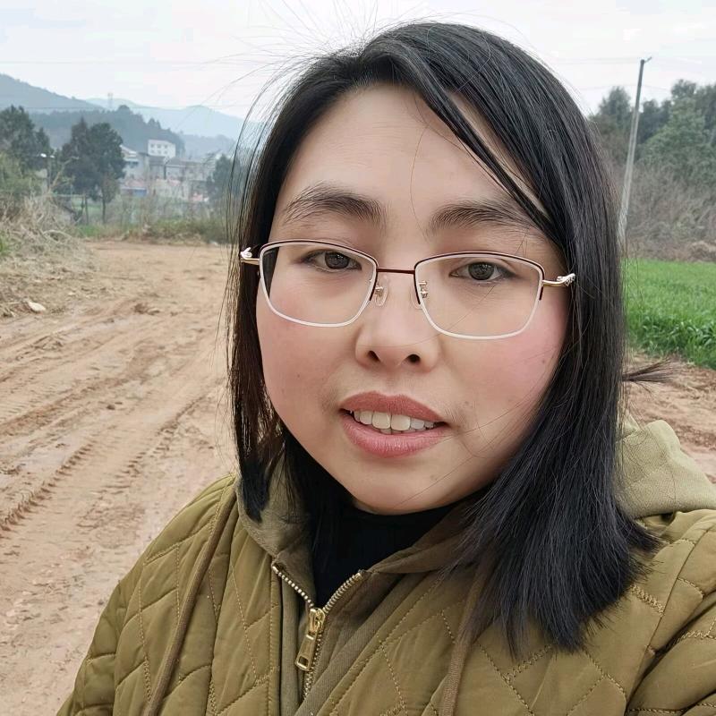 王芳返乡创业十年