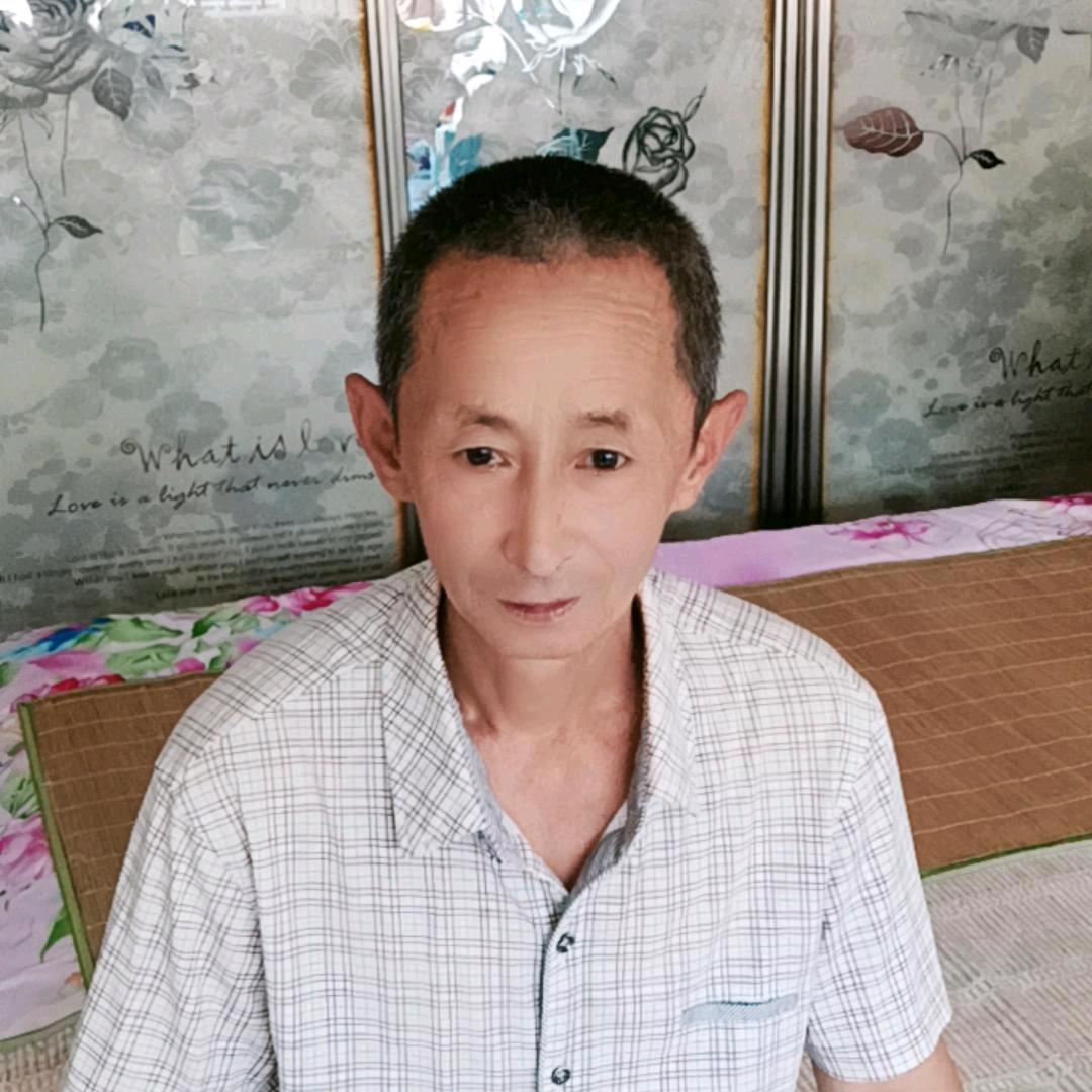 山村富有