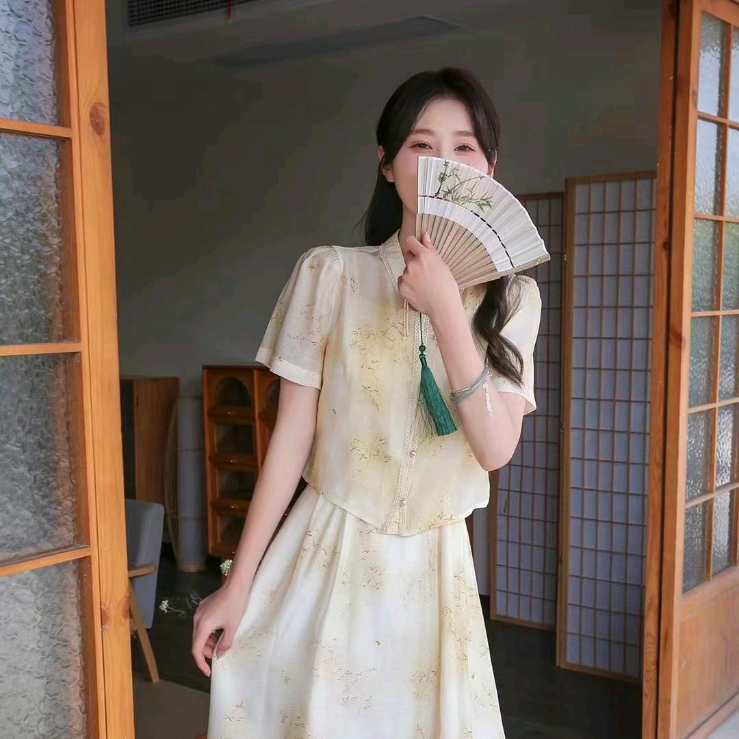 唯美女装