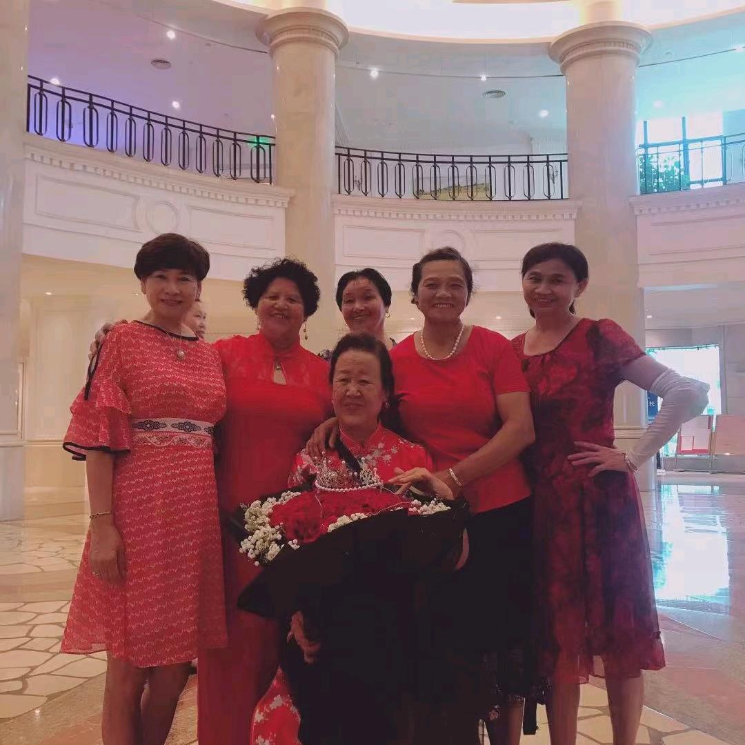 爱唱歌的大妈-郭芳