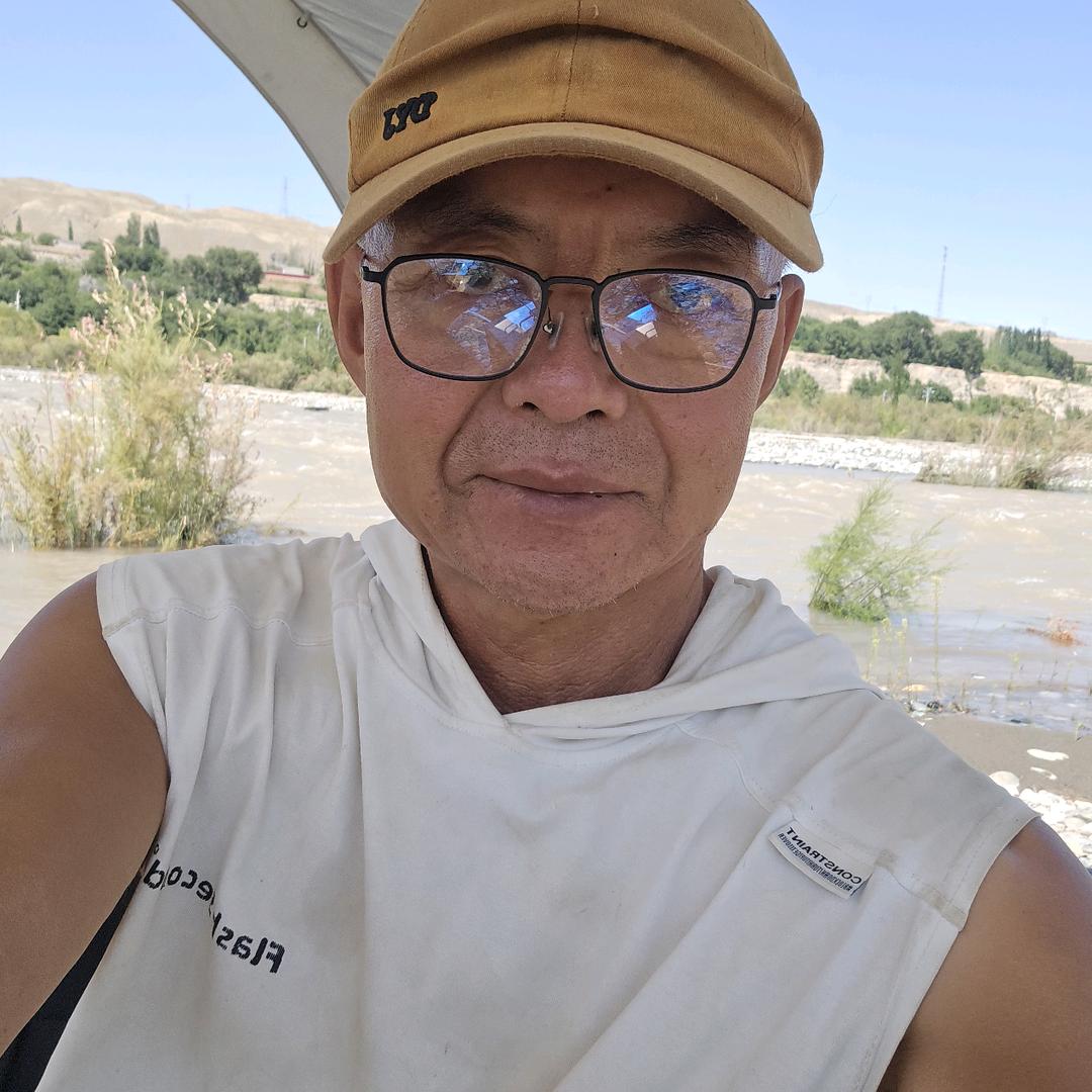 孤勇者户外电源