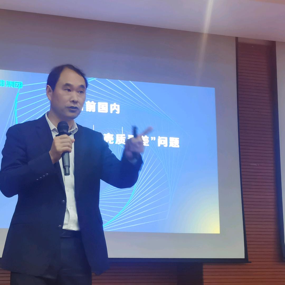 徐京生（禽病急诊科大夫）