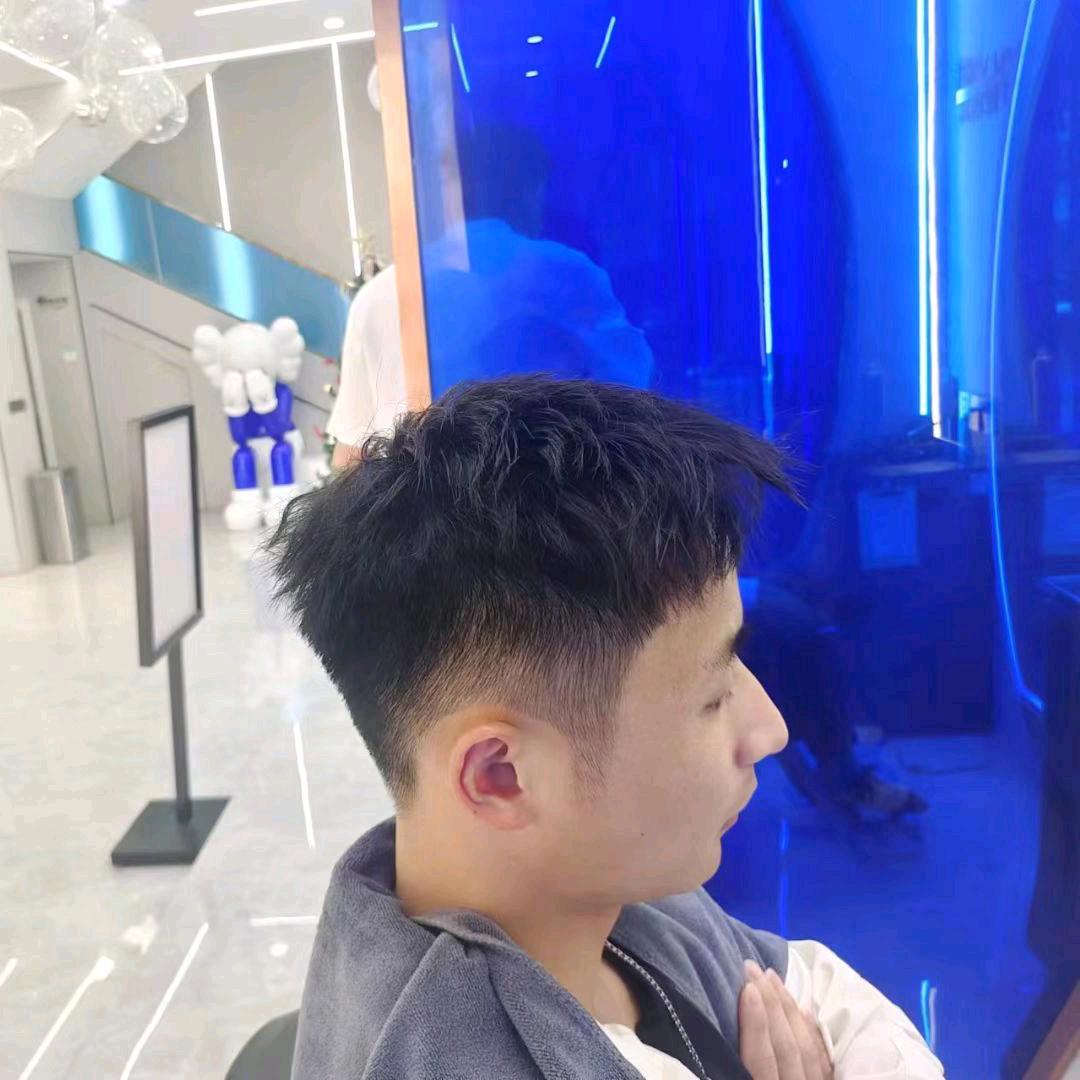 李佳航