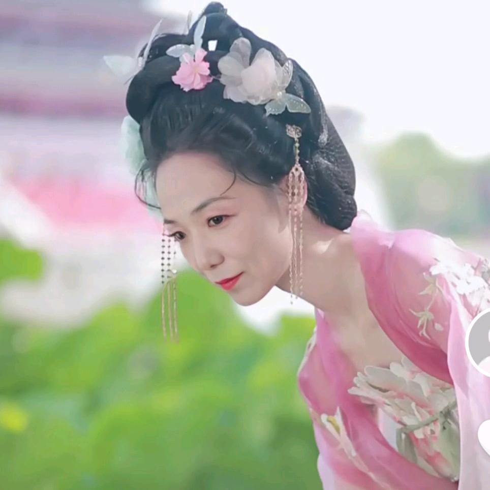 烟花姐🎤晚上10:30首播。