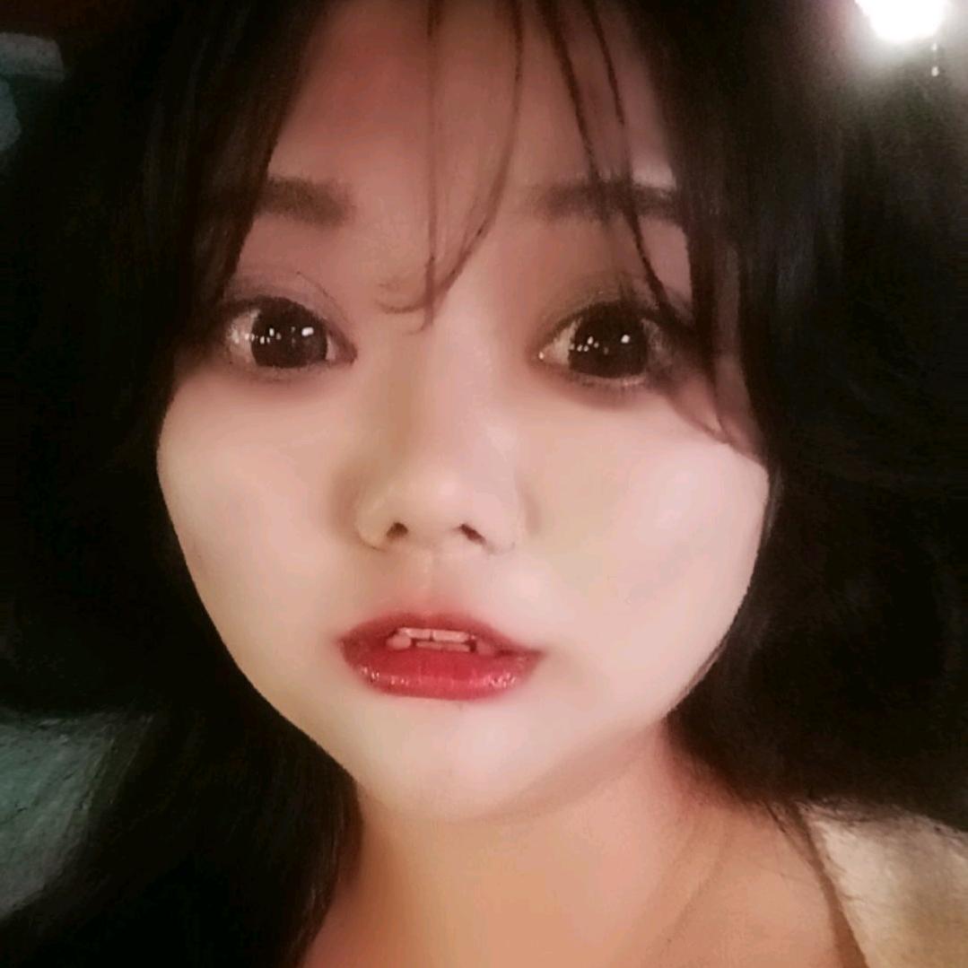 在财经夜市摆摊的我