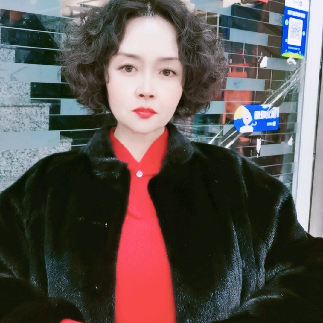 名品馆女装（洛笛珂)