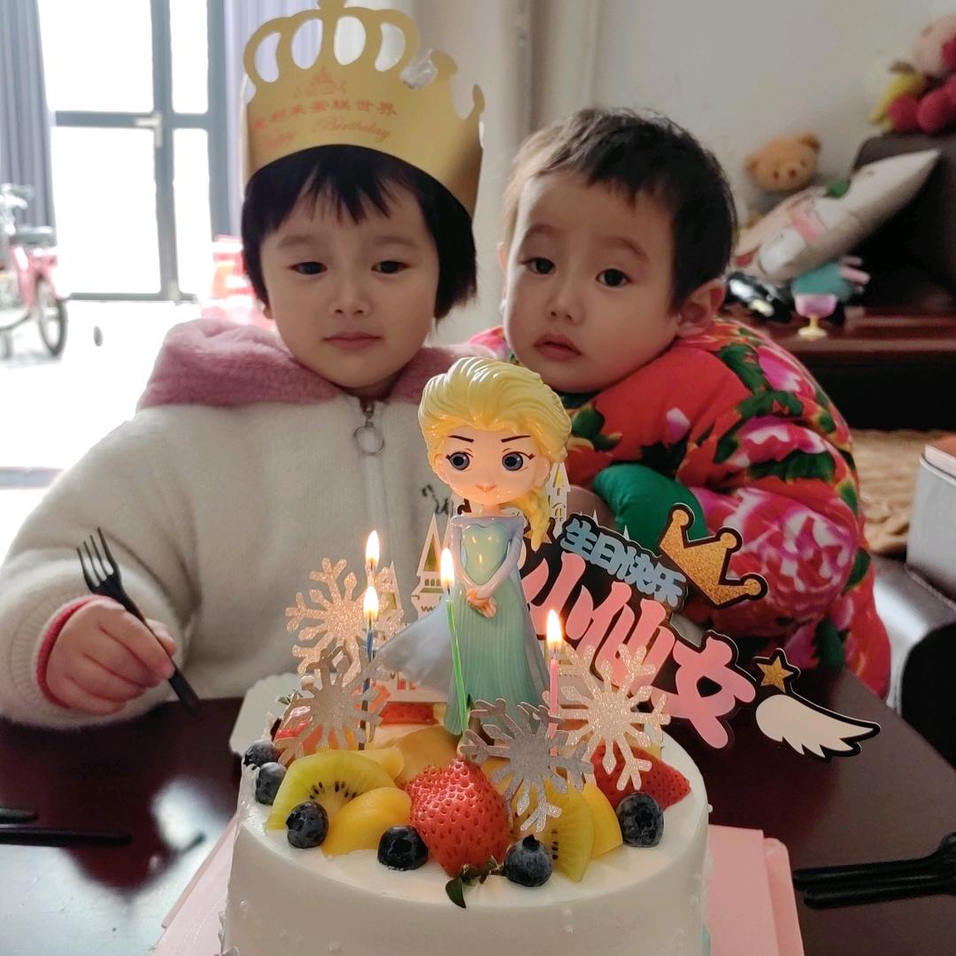 是希希吖