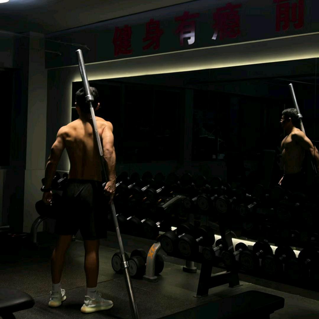 大世界健身拓基广场付教练