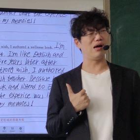 不幽默的Neoo老师