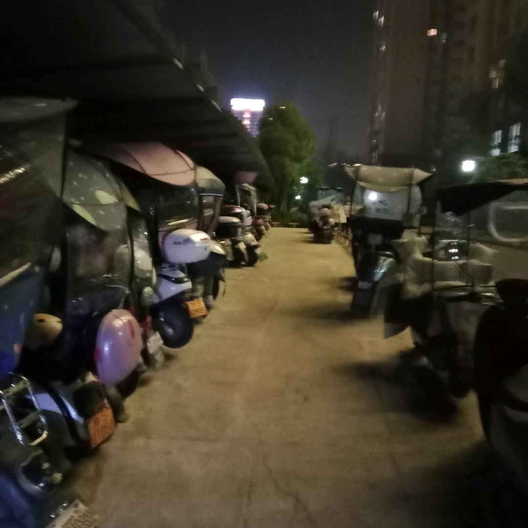 阿迪