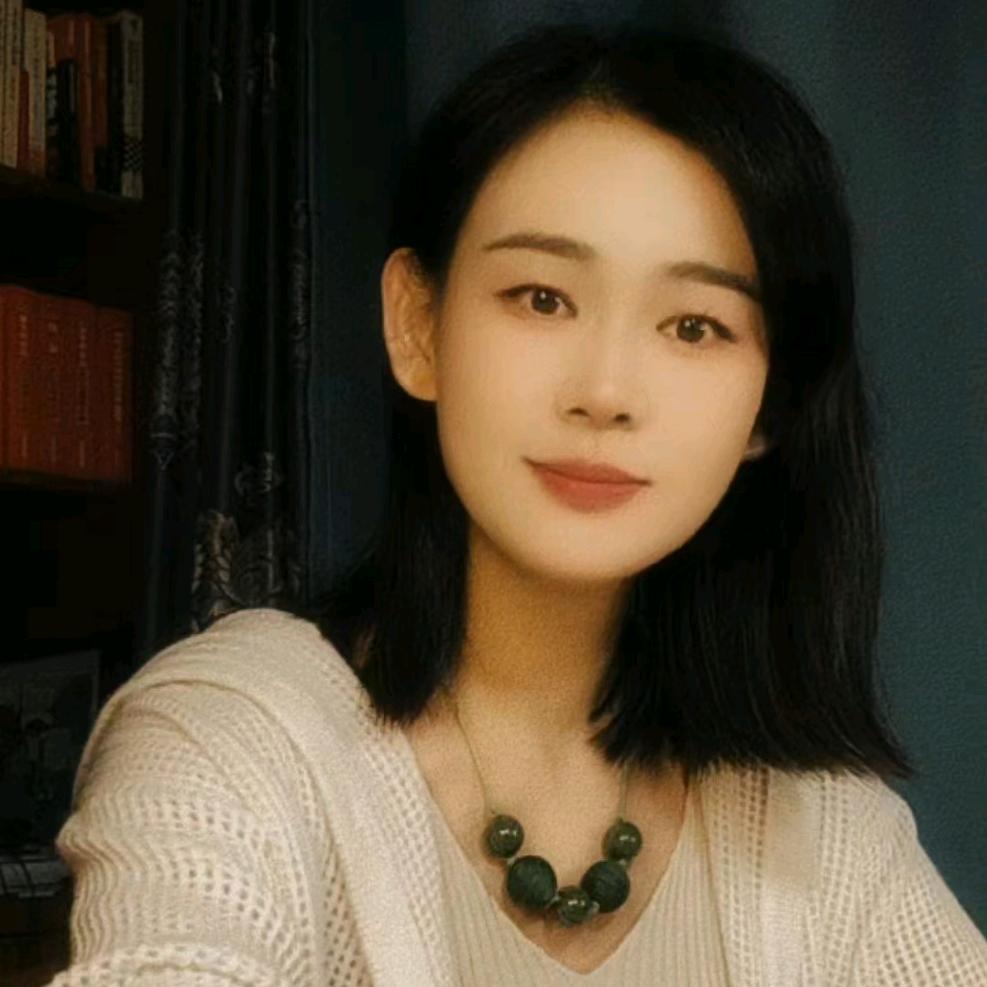 做设计的小周同学