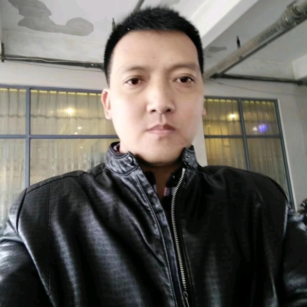 华彩，局外人。