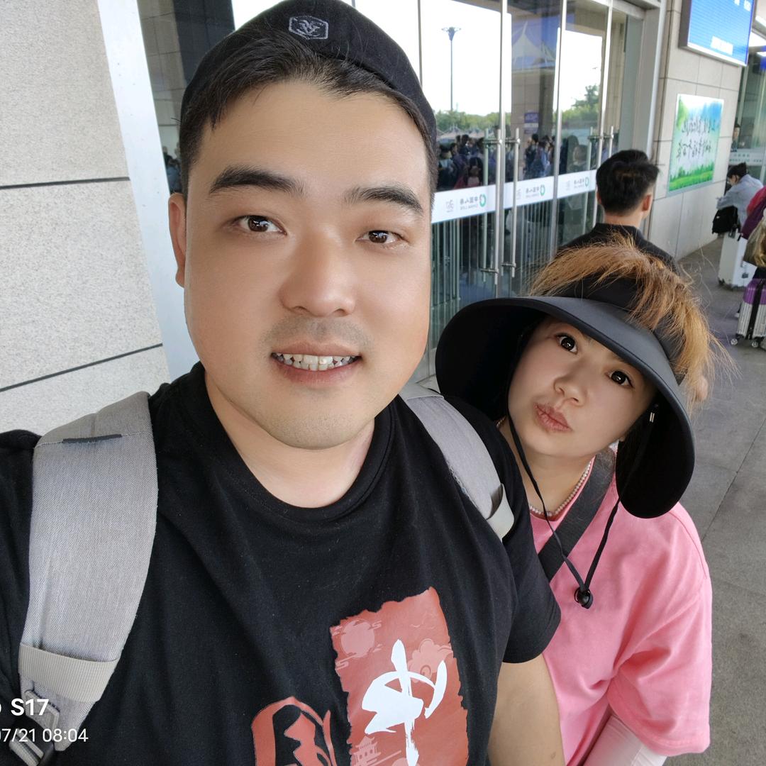 大亮和大白羊