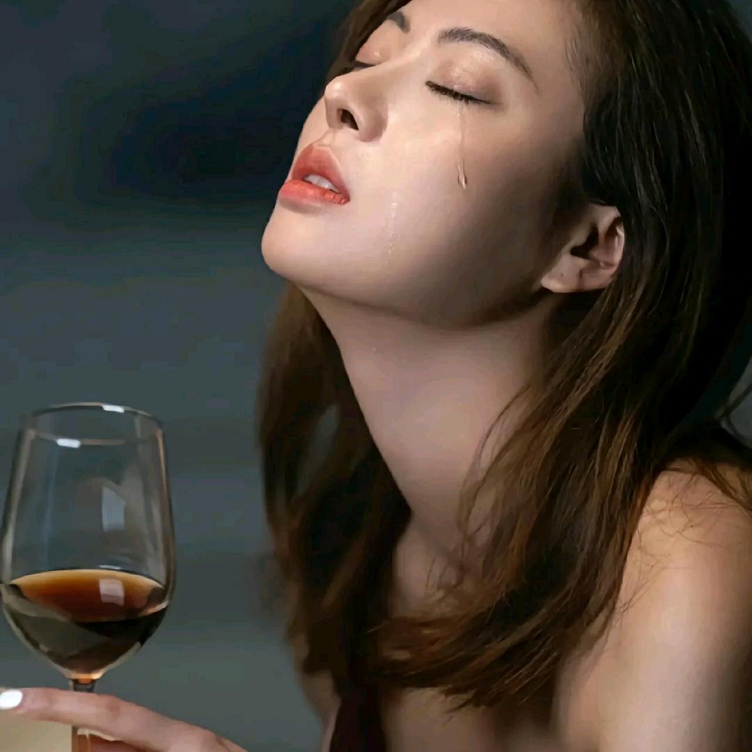 拔了萝卜一个洞