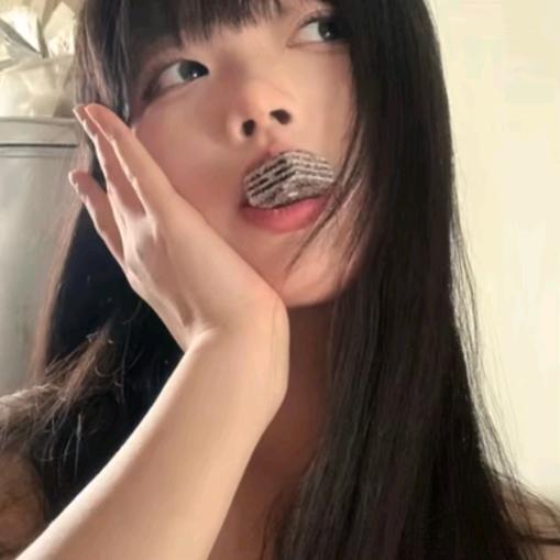 一口八个蛋糕🍰