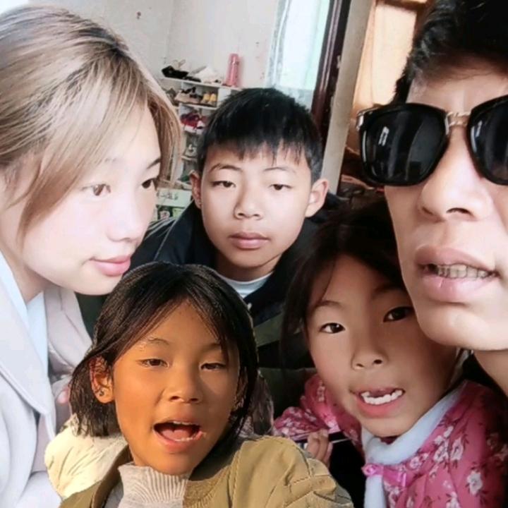 四个孩子的爸爸