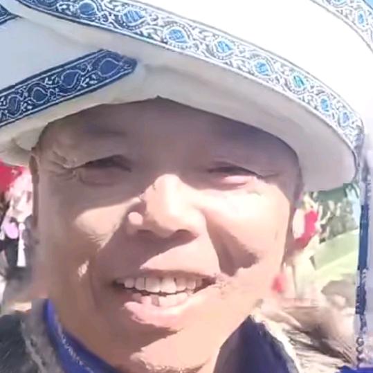 锦沐森烁