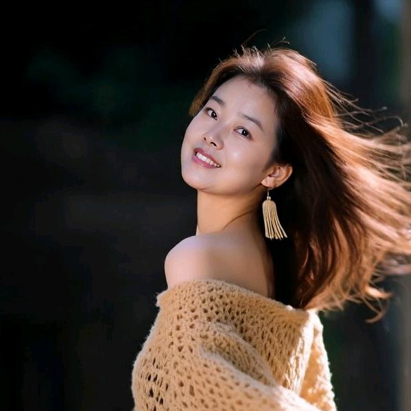 锦绣前程橱窗里有数件好物