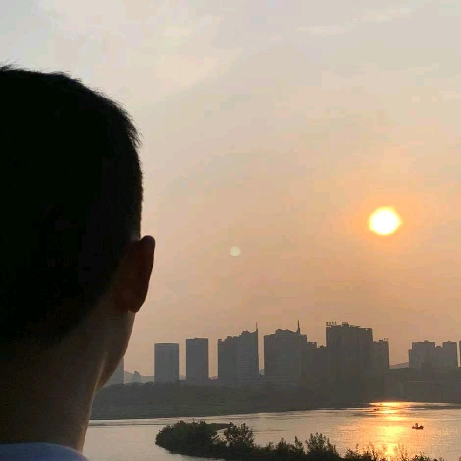 小陳同学喔~✌