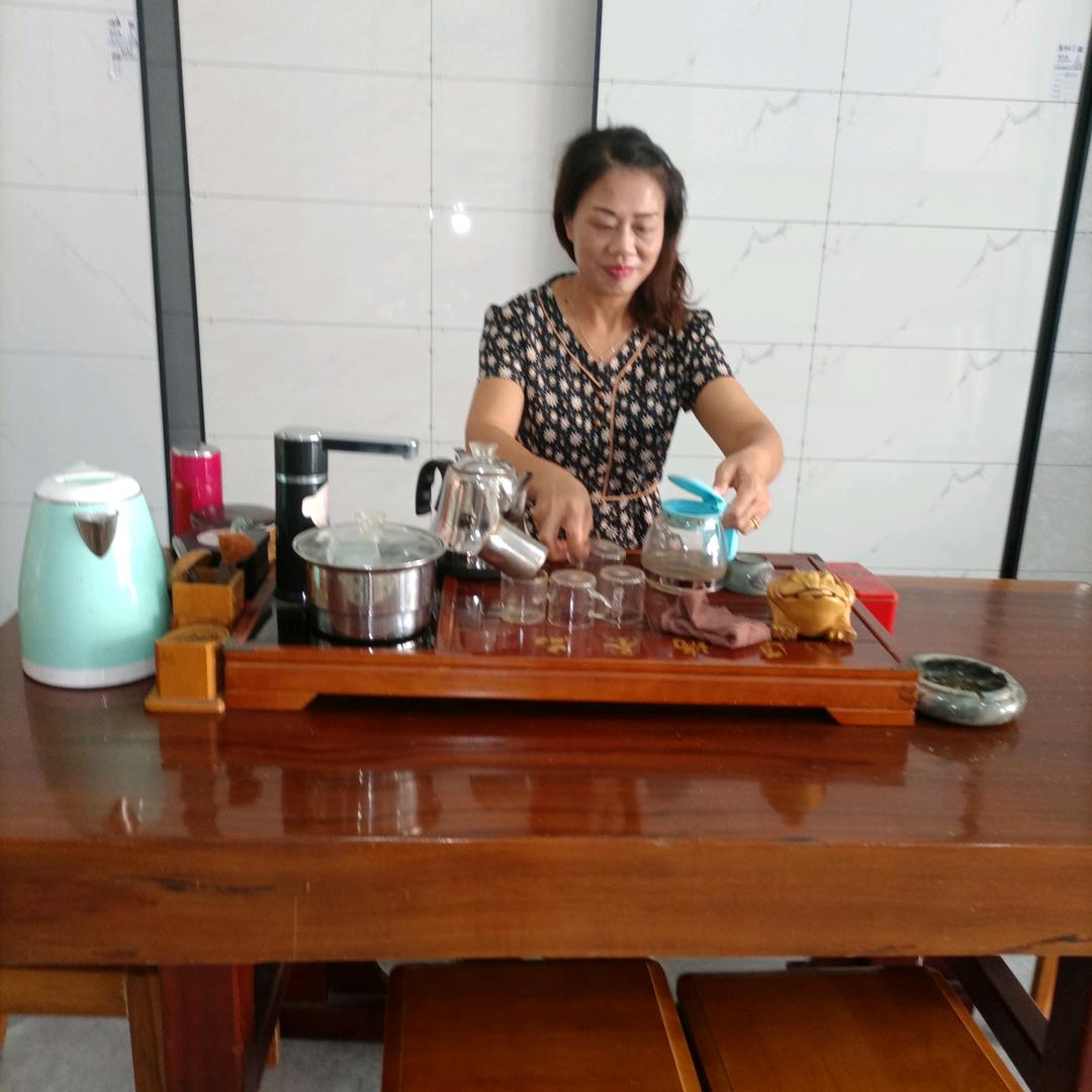 甘英卖瓷砖的大姐69🌹12🌹20🌹