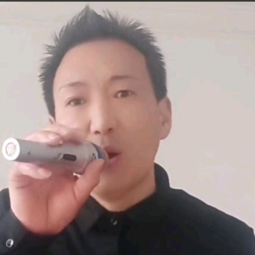 张三爱音乐