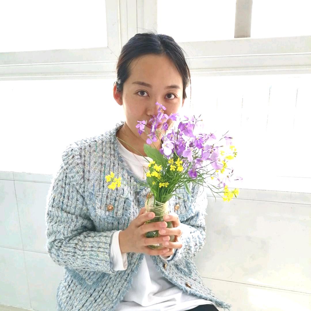 方霞在改变