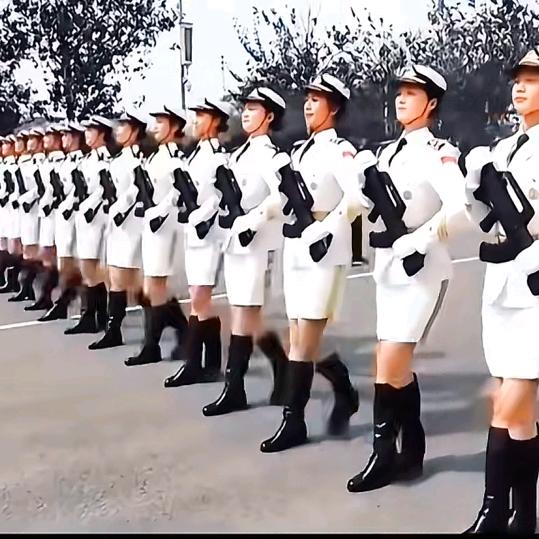 小兵逗豆
