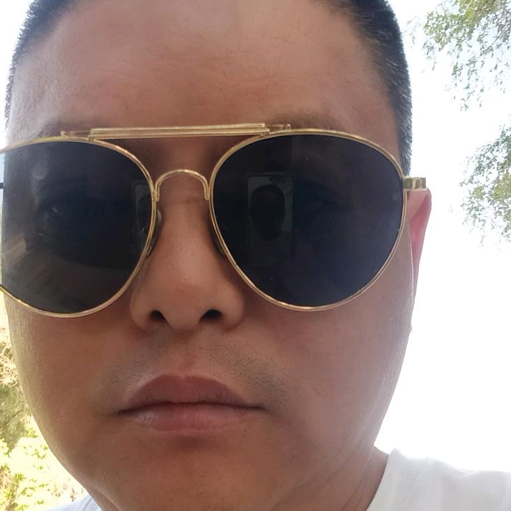活着潇洒笑的放肆