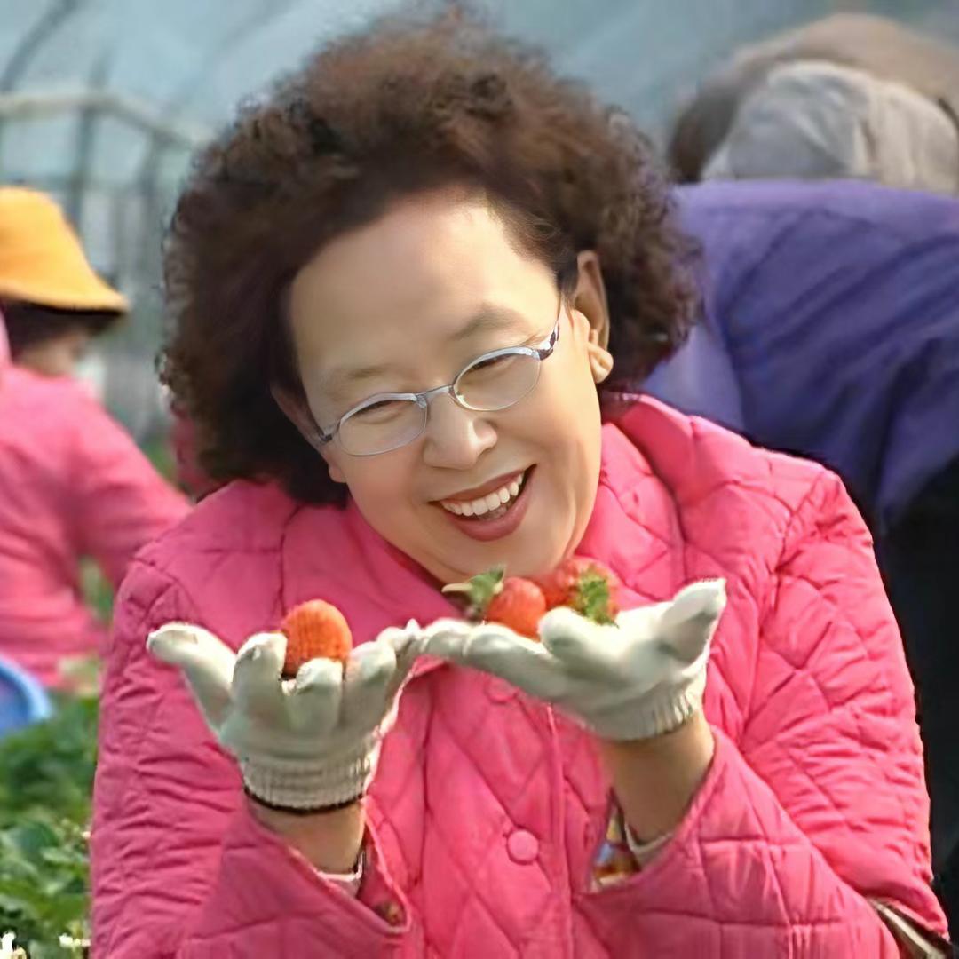 阳光开朗老太太头像