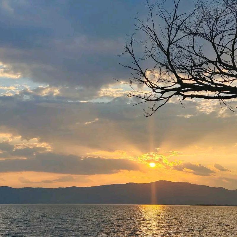 轻舟会过万重山