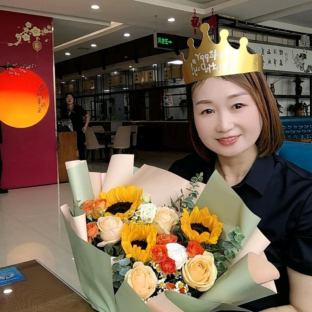 西城一姐杨小盈---西安西城往事餐饮有限