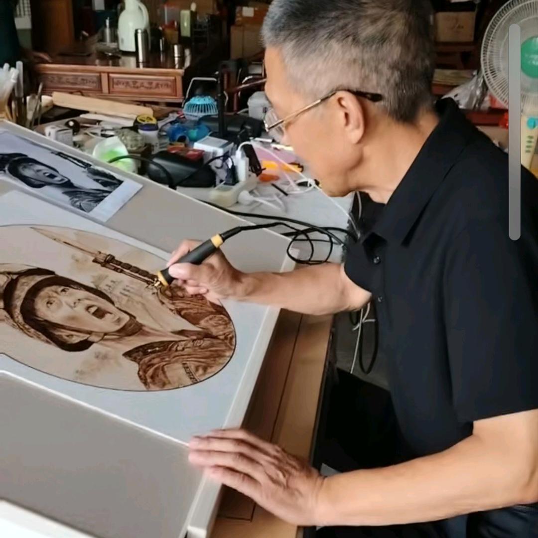 赵金发文港烙画非遗传承人