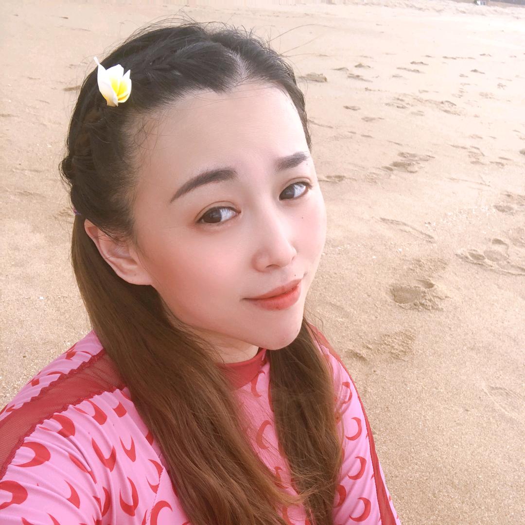九色虹邵小姐