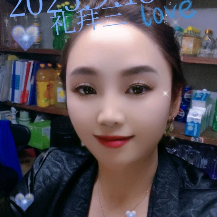 辉辉(ง •̀_•́)ง加油