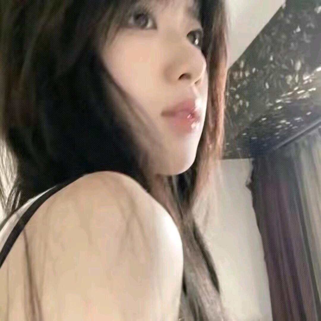 伈伈