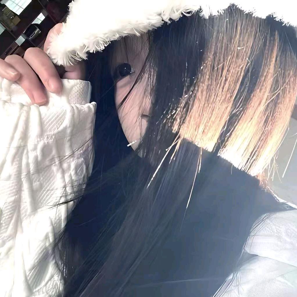 Hollow🖤