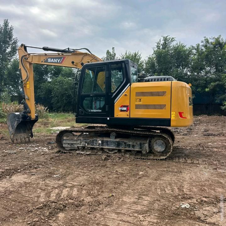 开挖机那个小罗