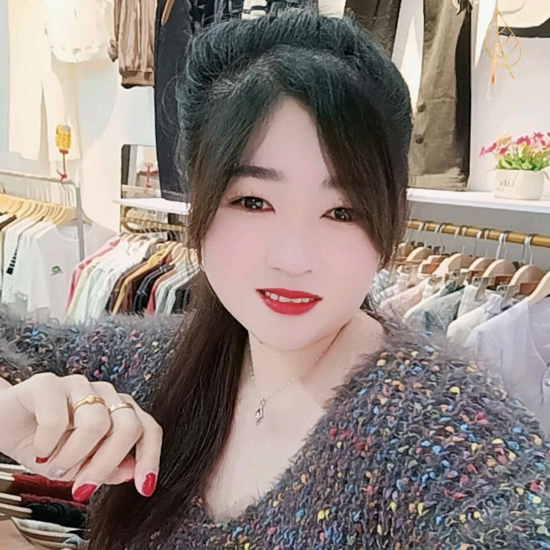 瓮安-鑫彩艺服装店