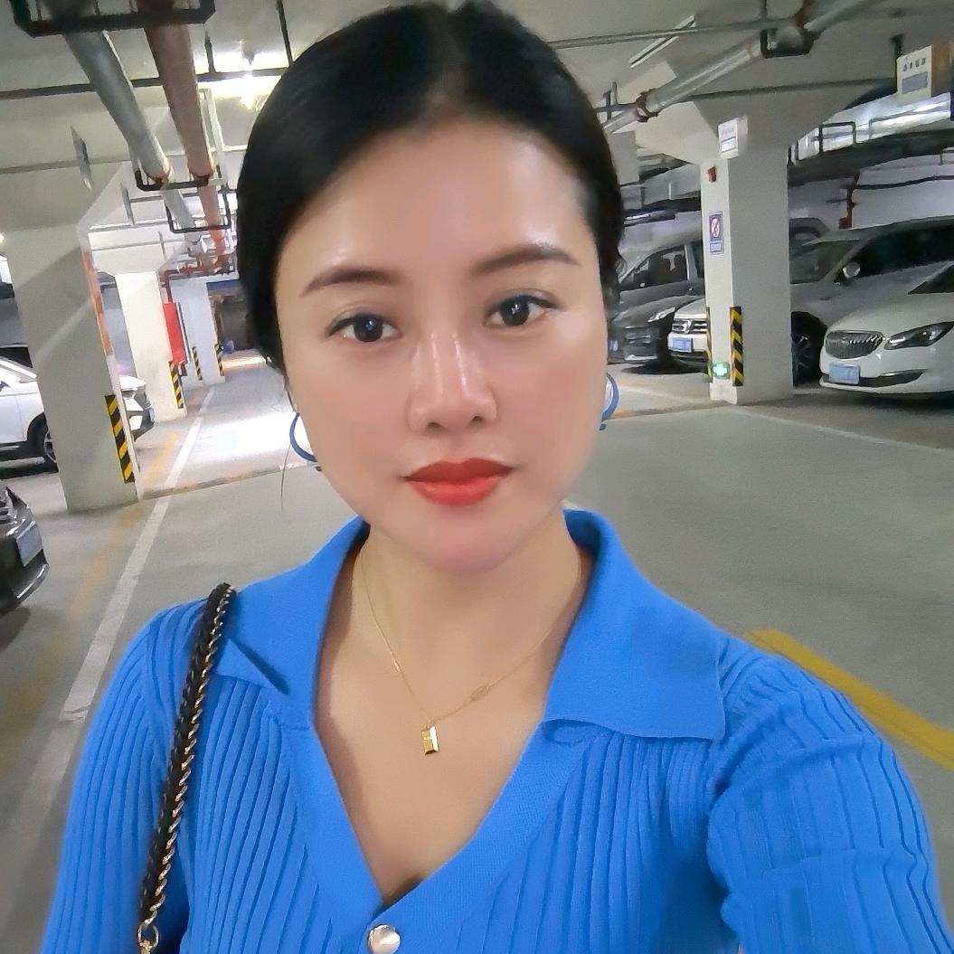 自娱自乐的小疯子