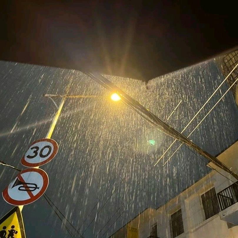 喜欢下雨天