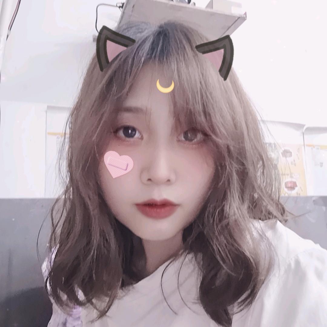烧烤小妹。