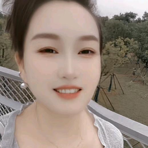 梅梅🎤
