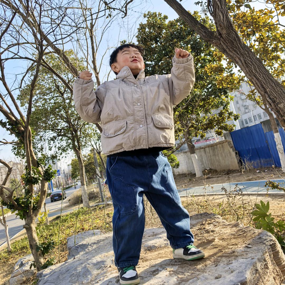 王 凡