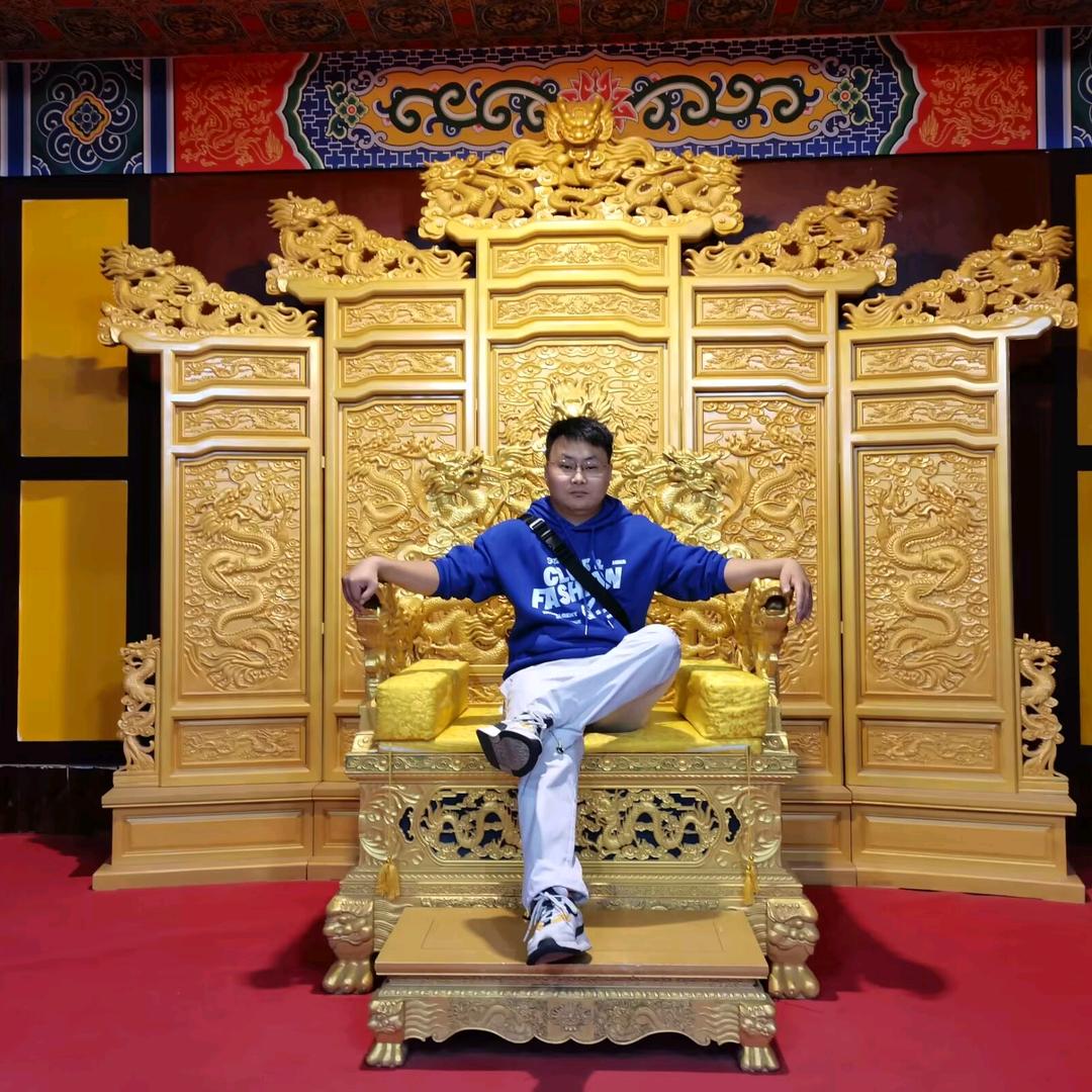 空谷闲云万载流