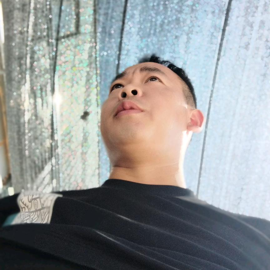 粤派门窗刘纳斯